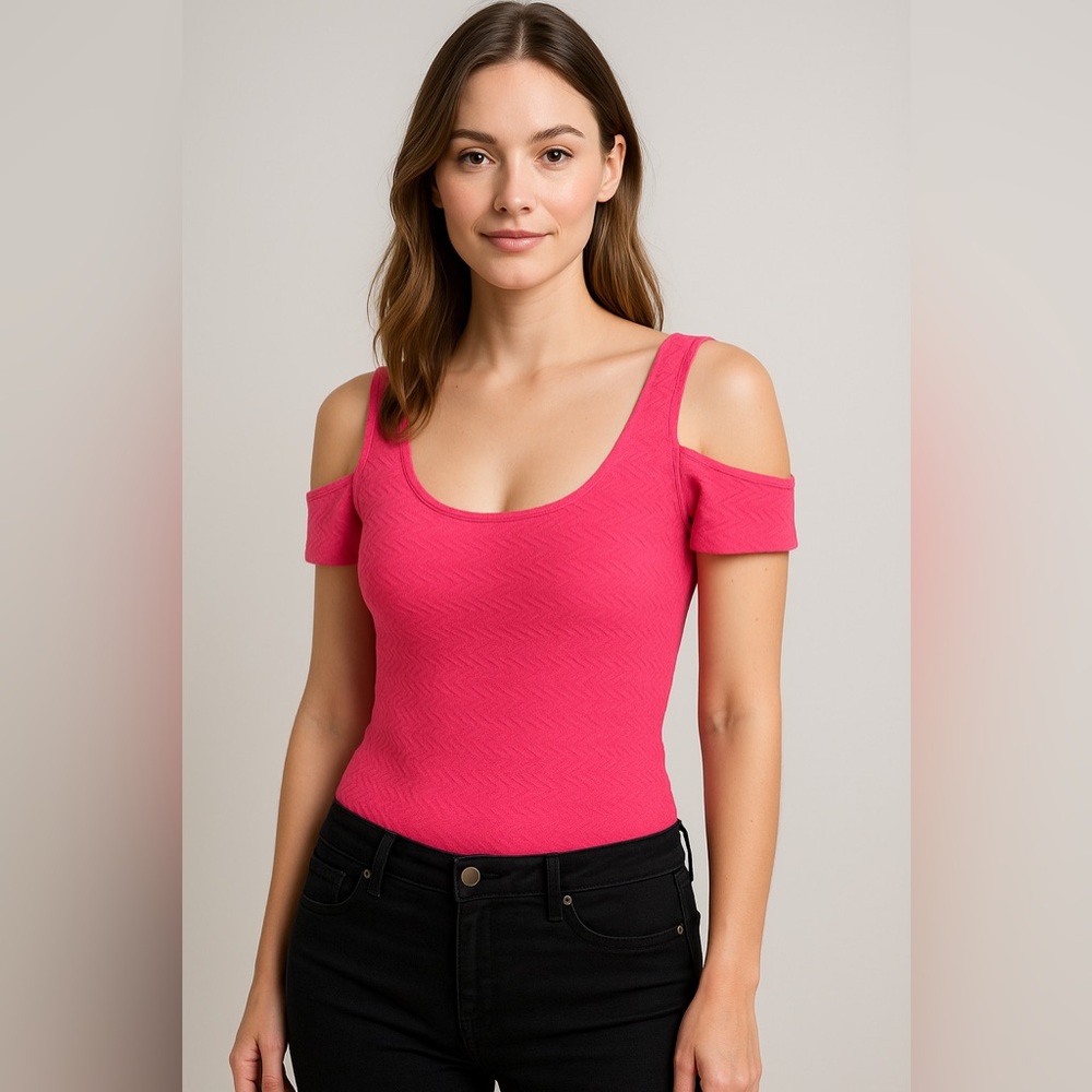 GUESS Los Pink Textured Cold-Shoulder Top – Size Small